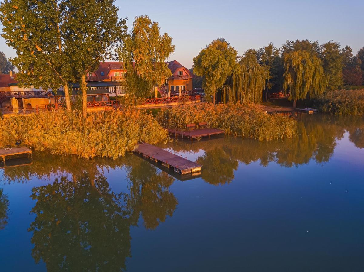 Szigetszentmárton Martoni Resort & Restaurant מראה חיצוני תמונה