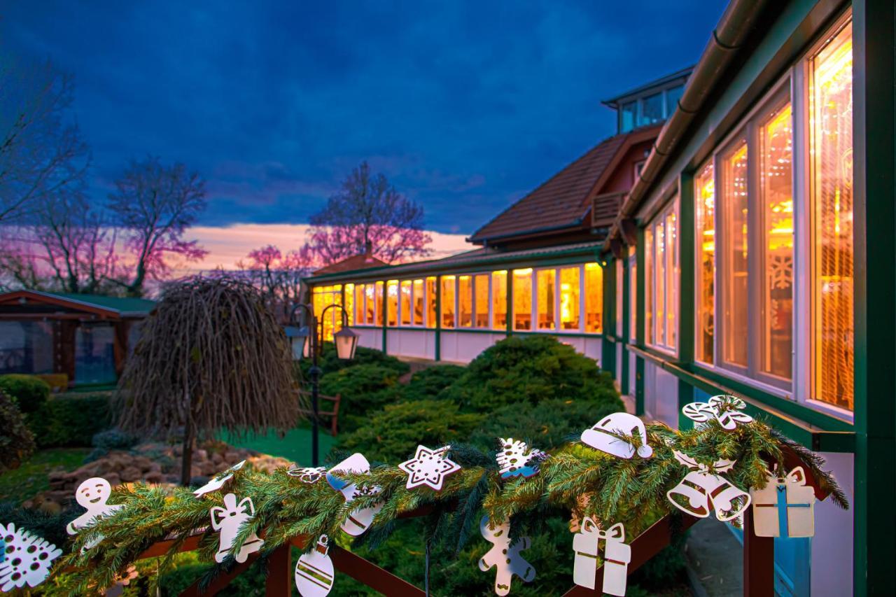 Szigetszentmárton Martoni Resort & Restaurant מראה חיצוני תמונה