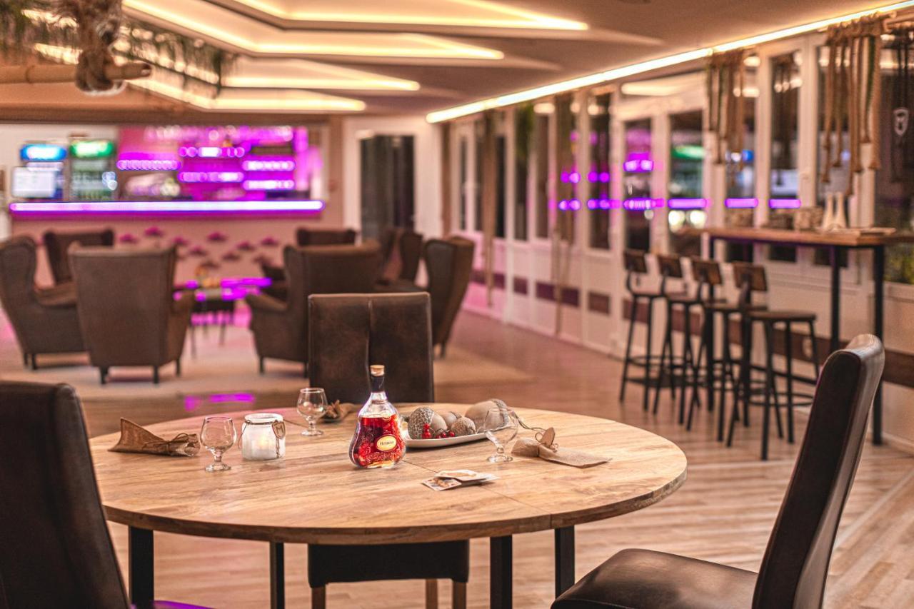 Szigetszentmárton Martoni Resort & Restaurant מראה חיצוני תמונה
